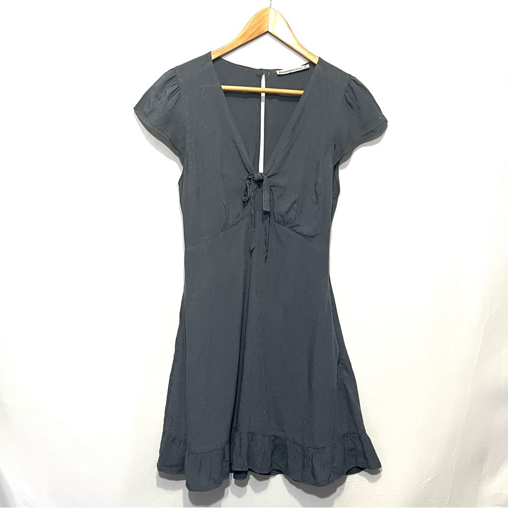 Abercrombie & Fitch Tie Front Gray Mini Dress - Size XS - Coquette, Cute & FAB